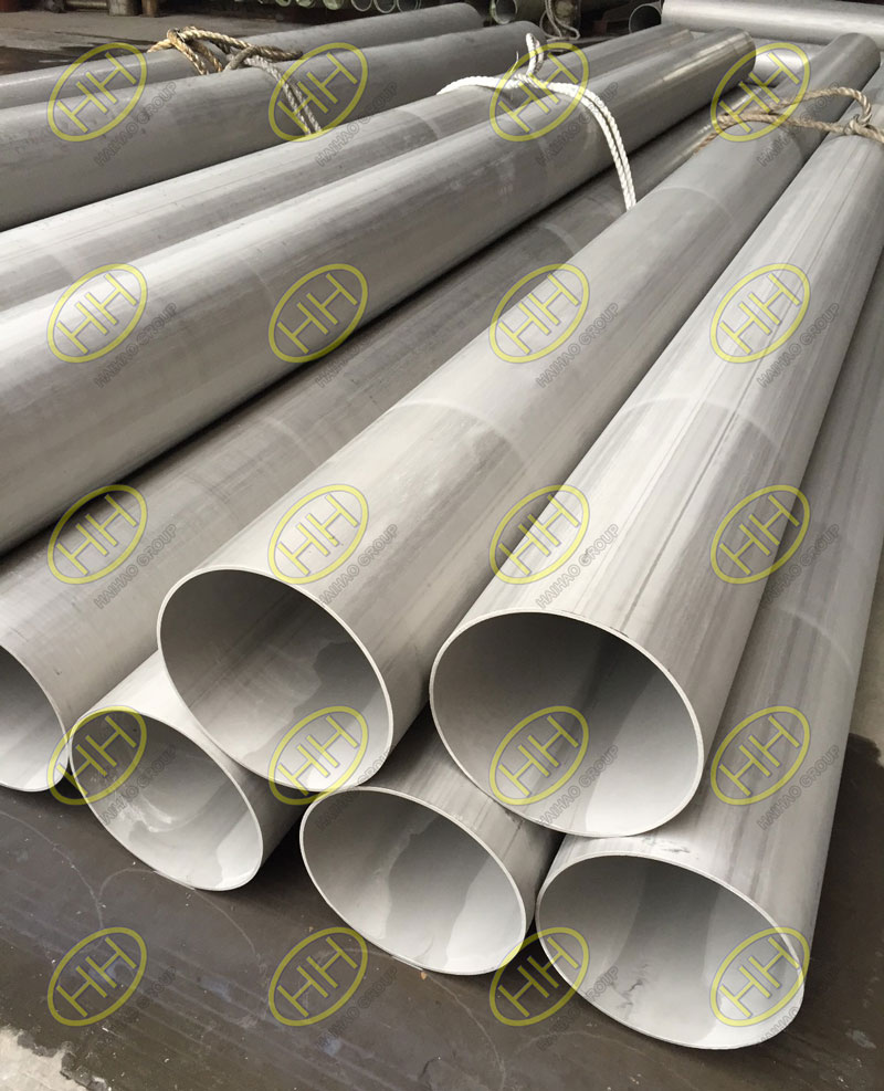 What is the main classification of stainless steel pipe?