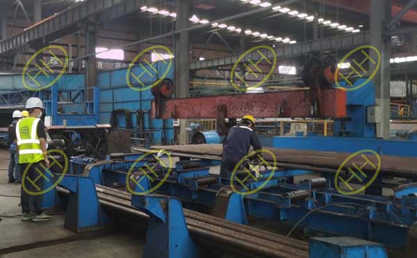 Vietnamese customers order steel pipes for shipment