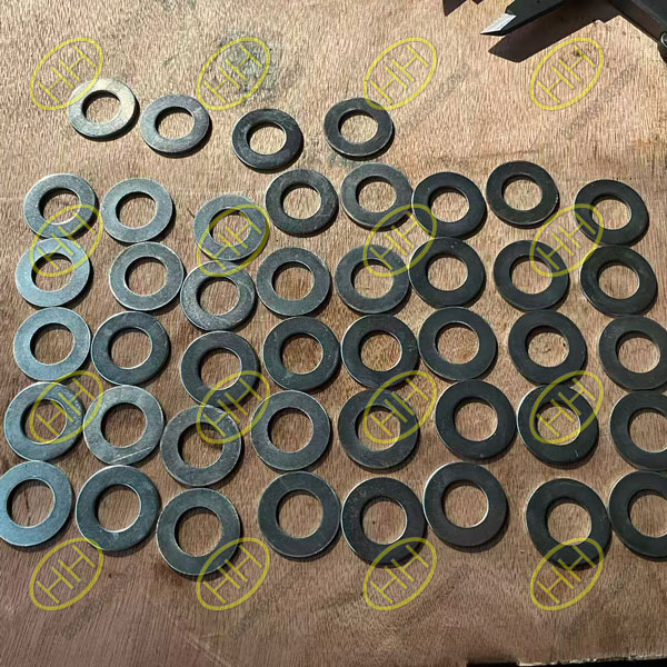 Cadmium plated and zinc coated flat washers and spring washers